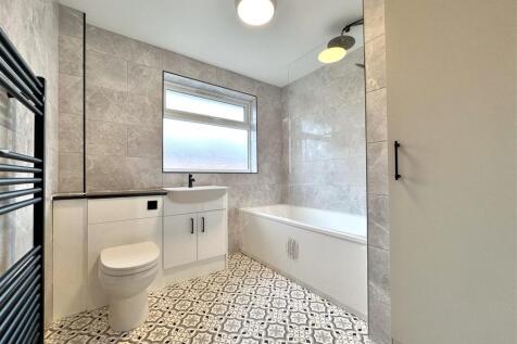 Stunning First Floor Bathroom 540