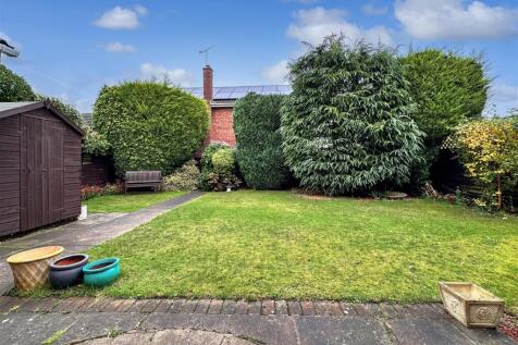 Private Established Garden 883