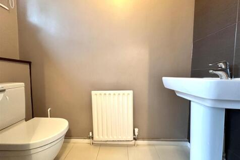 Ground Floor W.C 861