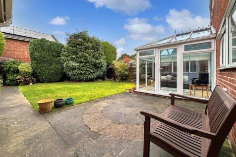 Private Enclosed Garden 863