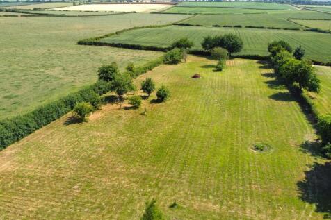 Elevated Rear Garden &amp; Outlook 429