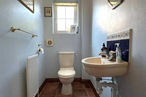 Ground Floor W.C 936