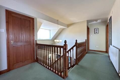 Galleried First Floor Landing 922