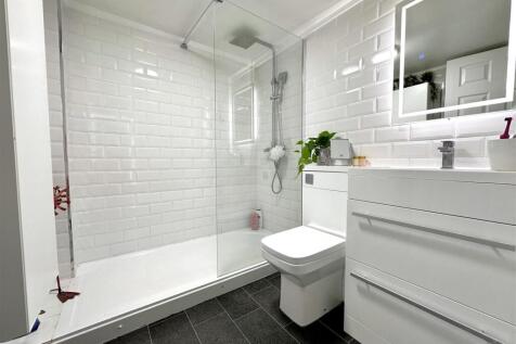 Contemporary Shower Room 386