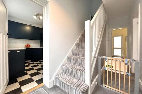 Inviting Entrance Hall 116