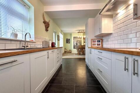 Kitchen Through To Dining Room 091