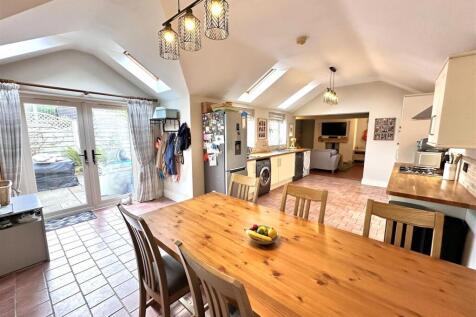 OPEN-PLAN Dining Kitchen 918