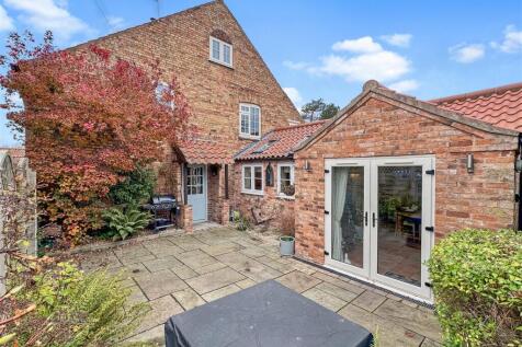 Front Aspect (Two) 961