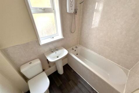 Ground Floor Bathroom 417