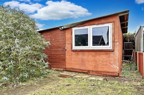 Detached Timber Workshop/Store 817