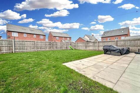 Large Rear Garden 247