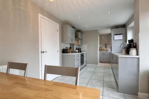 OPEN-PLAN Dining Kitchen 229