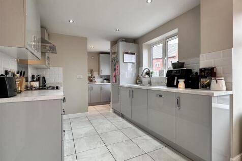 Stylish Kitchen Into Utility Room 218