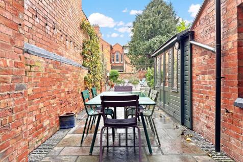 Paved Seating Area 720