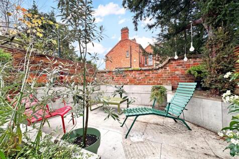 Secluded Outdoor Entertainment Space 697