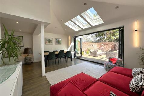 SUPERB EXTENDED Living Space 159