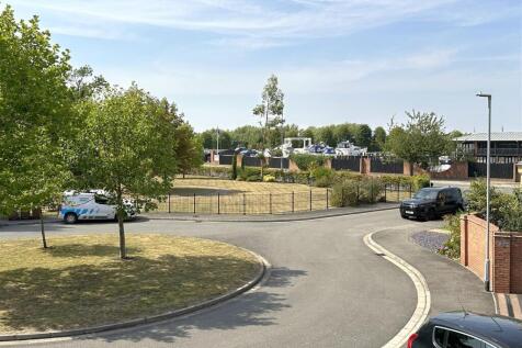 Delightful Front Outlook 121