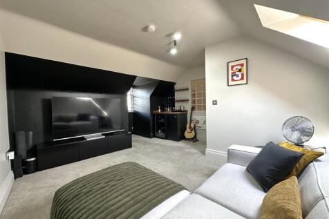 Multi-Functional Fourth Bedroom 981