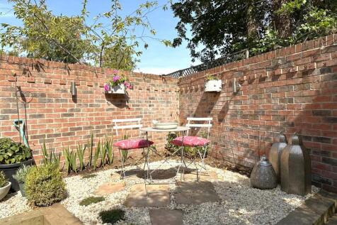 Secluded Seating Area 207