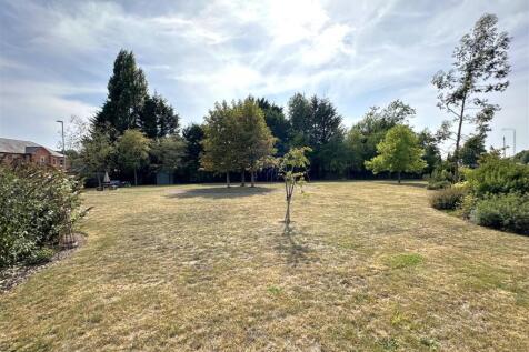 Communal Gardens 244