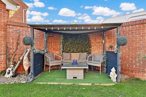 Outdoor Seating Area 447