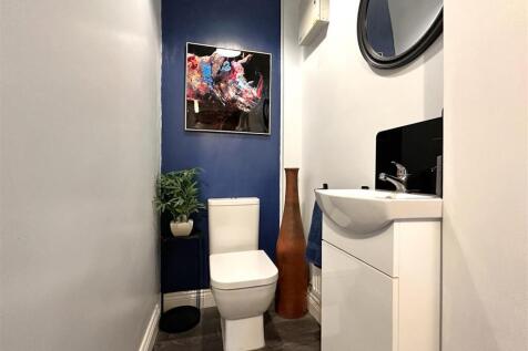 Ground Floor W.C 620