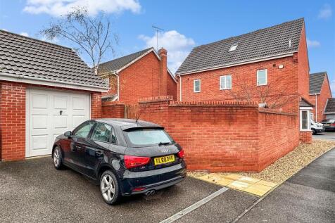 Garage &amp; Off-Street Parking 675