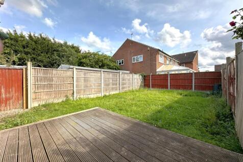 Well-Appointed Garden 822