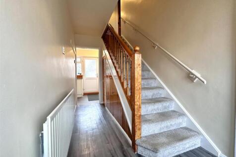 Inviting Entrance Hall 601