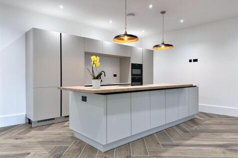 Stunning Bespoke Kitchen 591