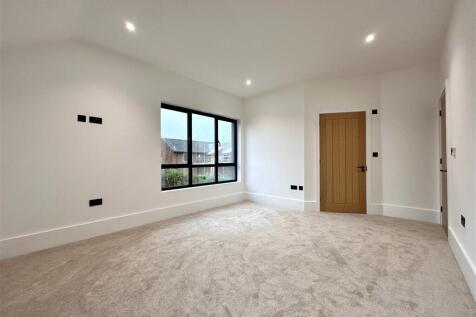 Bedroom One Into En-Suite 553