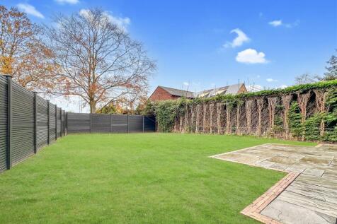 Private Enclosed Garden 616