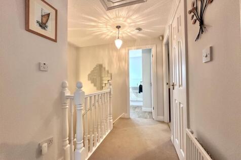 First Floor Landing 419