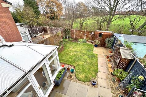 Rear Garden &amp; Unspoiled Outlook 455