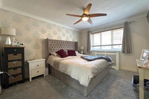Master Bedroom 366