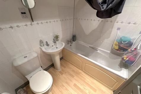 Family Bathroom 360