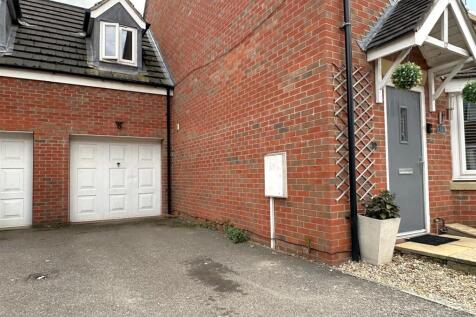 Garage &amp; Driveway 534