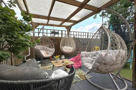 Secluded Entertainment Area 503