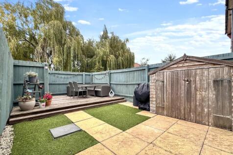 Lovely Enclosed Garden 545