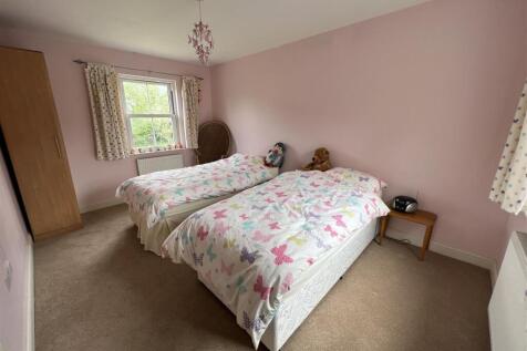 bedroom pink.JPG