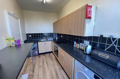 Flat 2, 7 Royal Avenue Onchan  (5).JPG