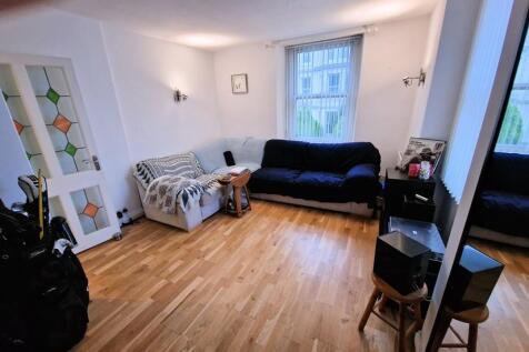 Apt 3, 3 Derby Road, Douglas (2).jpg