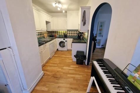 Apt 3, 3 Derby Road, Douglas (6).jpg