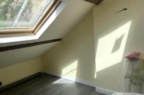 Bed 5 En-suite.jpg