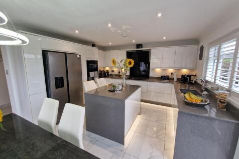 oakhttps://login3.vebraalto.com/# kitchen 2.jpg