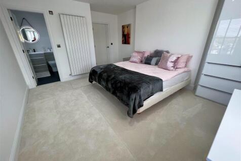 77 Derby Road (32).JPG