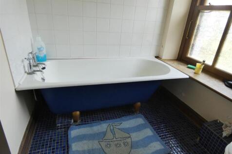 bathroom (1).JPG