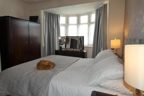 Bedroom 1aa.JPG