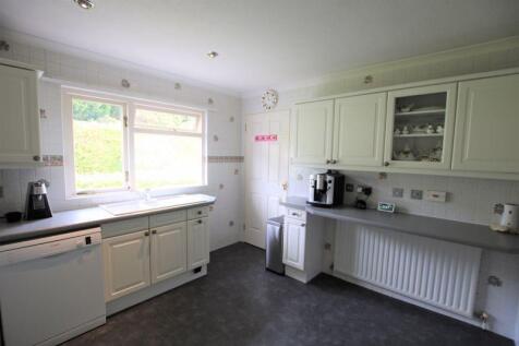kitchen 2.jpg