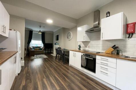kitchen copy.jpg